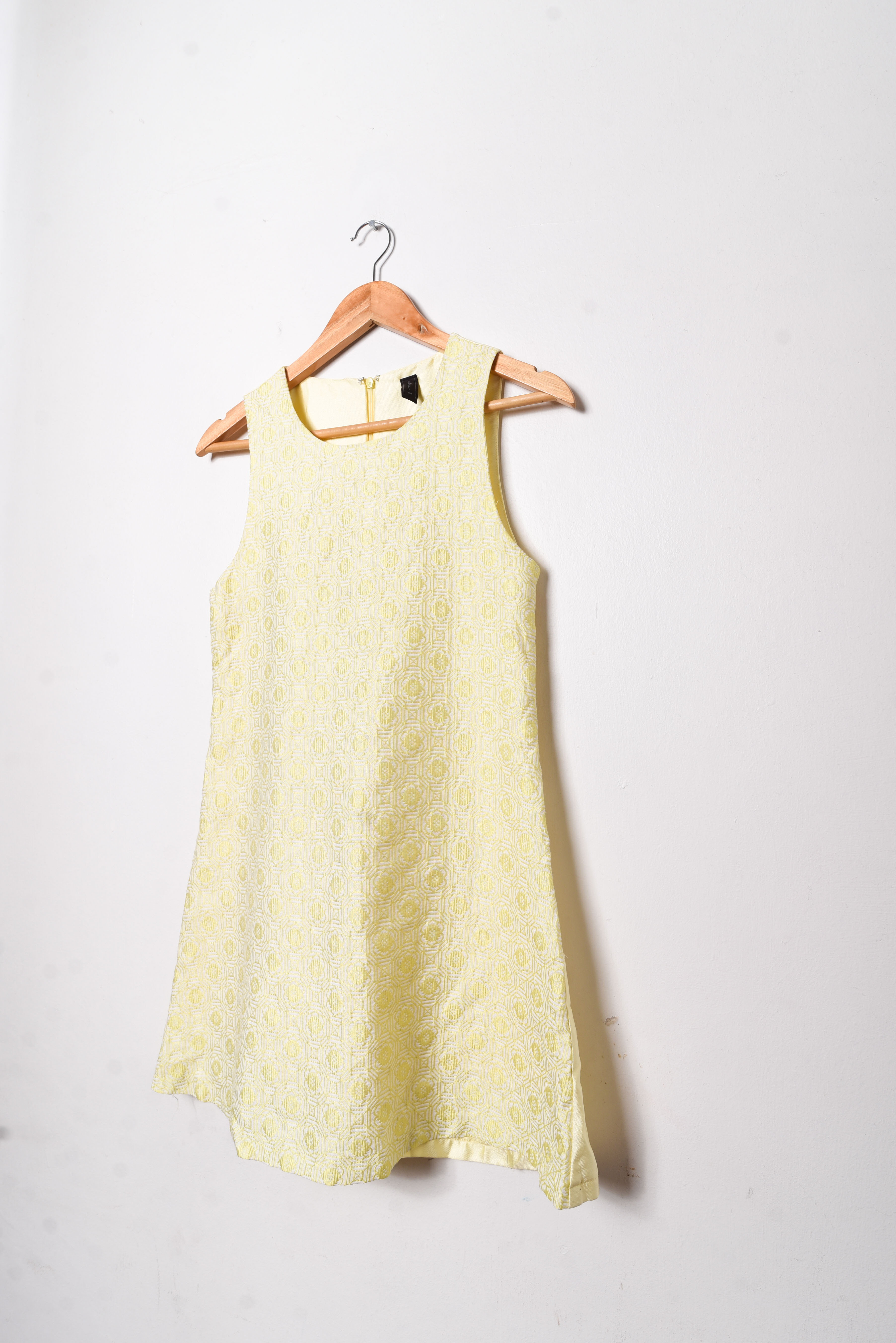 Vestido amarillo pastel brocato