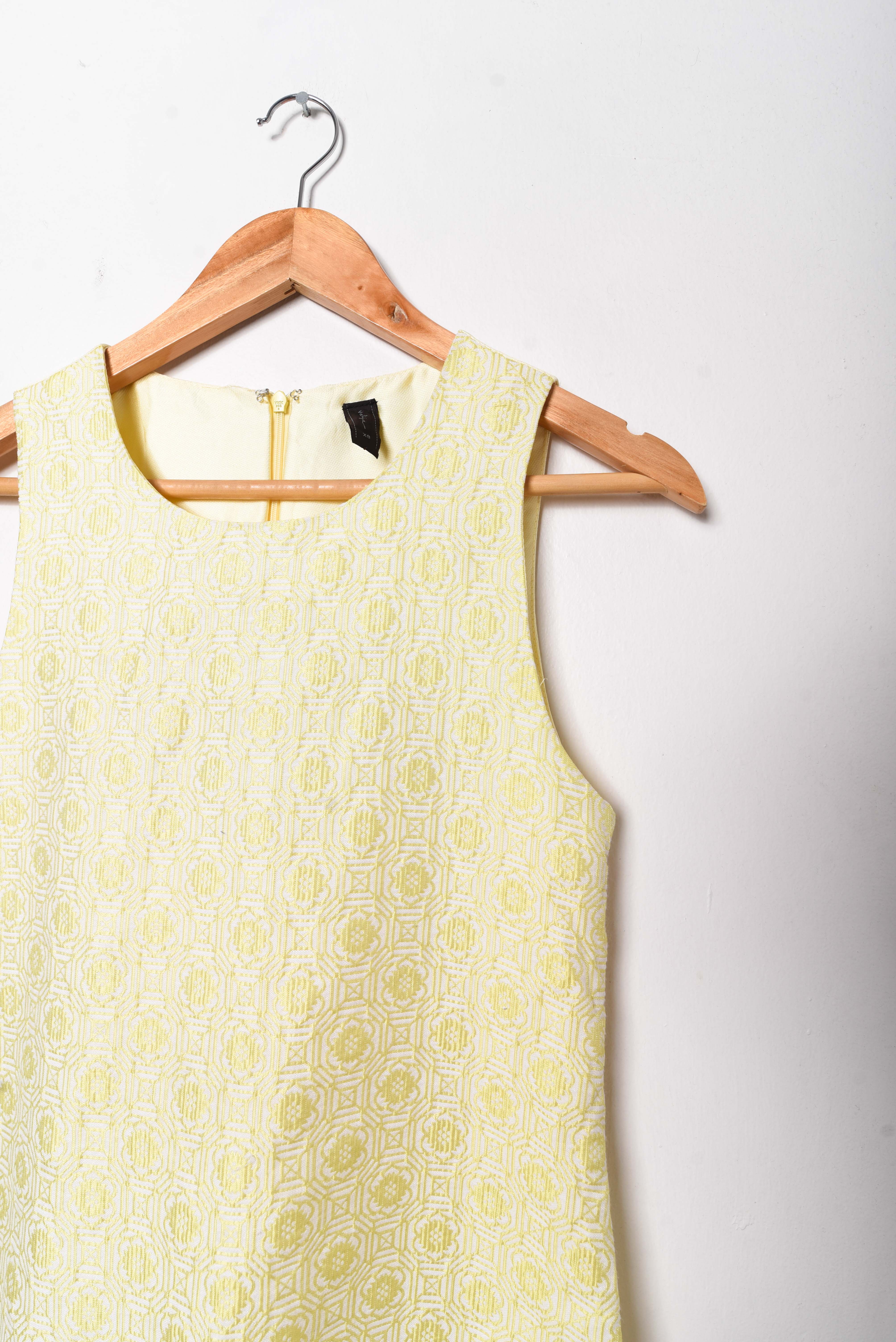 Vestido amarillo pastel brocato