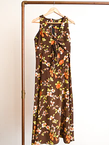 Vestido café floral nudo 90s