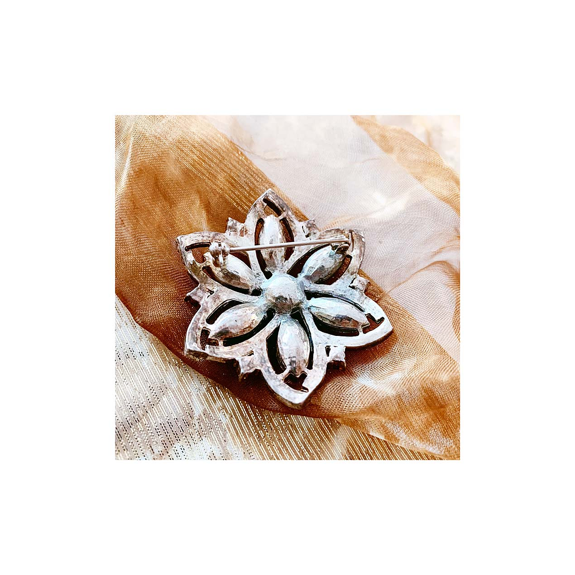 Vintage style Flower Brooch 2