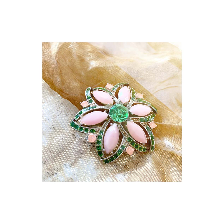 Vintage style Flower Brooch 3