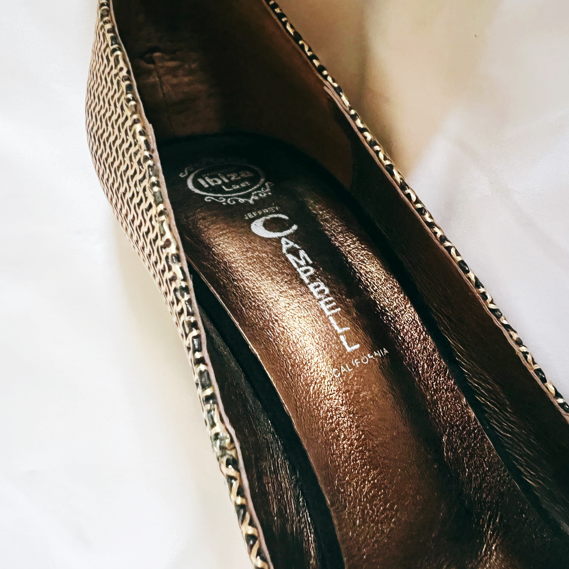 Golden Jeffrey Campell 2