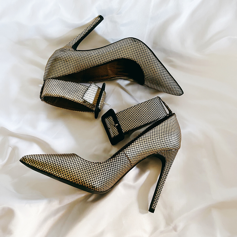 Golden Jeffrey Campell 1