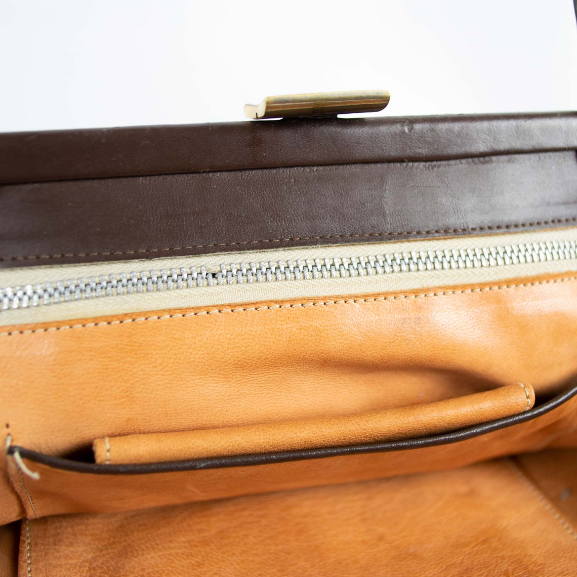 Clutch Marrón 60s 4