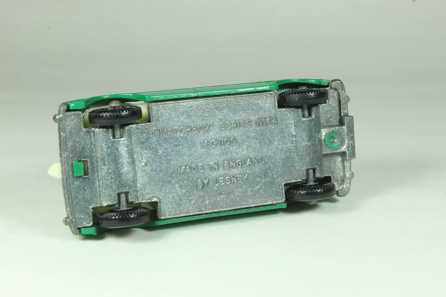 Matchbox Regular Wheels N° 64 MG100 England 3