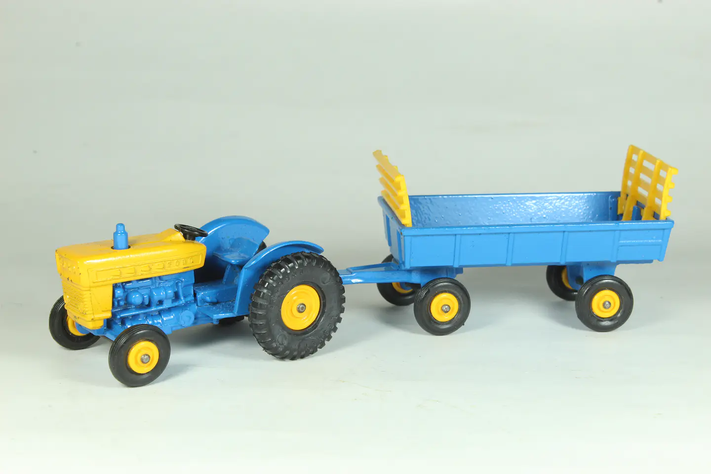 Matchbox Regular Wheels N° 39/40 Ford Tractor & Hay Trailer England 1