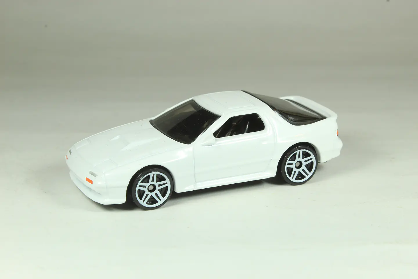 Hot Wheels 89 Maxda Savanna RX-7 FC3S Malaysia 1