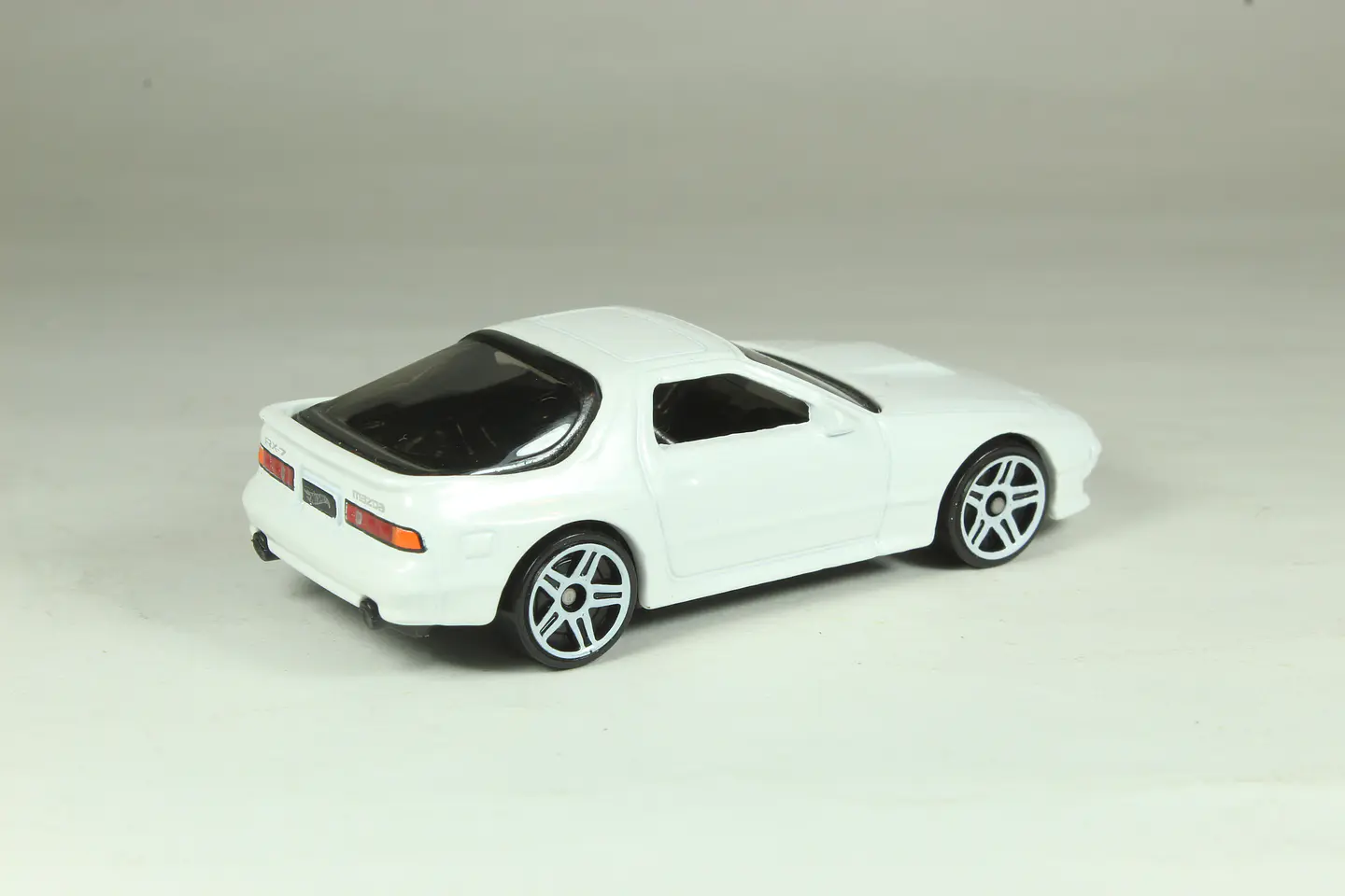 Hot Wheels 89 Maxda Savanna RX-7 FC3S Malaysia 2