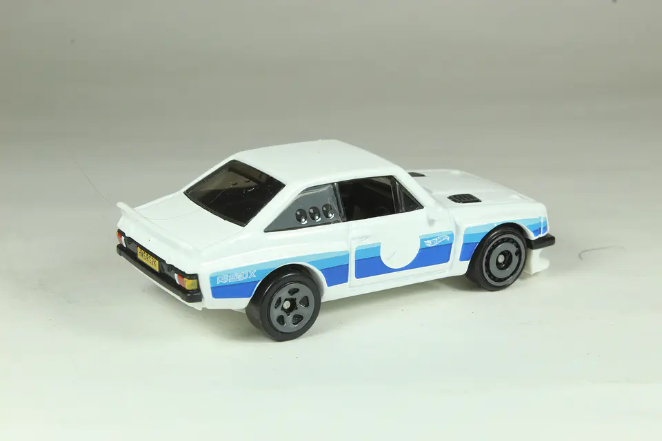Hot Wheels Ford Escort RS2000 Malaysia 2