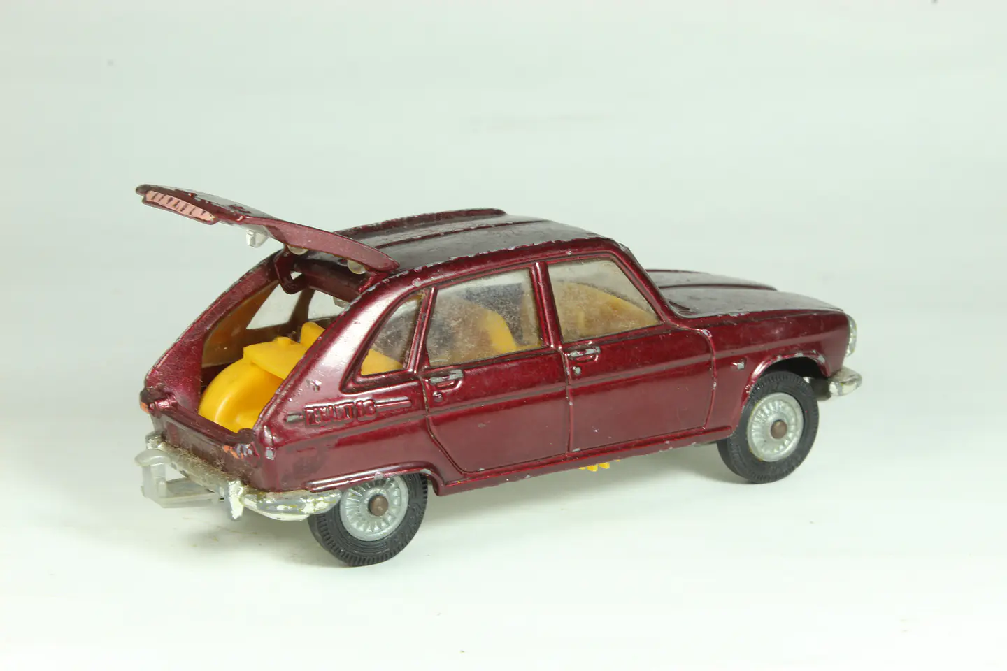 Corgi Toys Renault 16 Gt. Britain 2