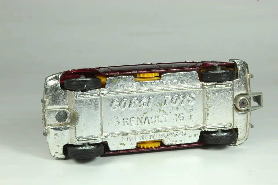 Corgi Toys Renault 16 Gt. Britain 4