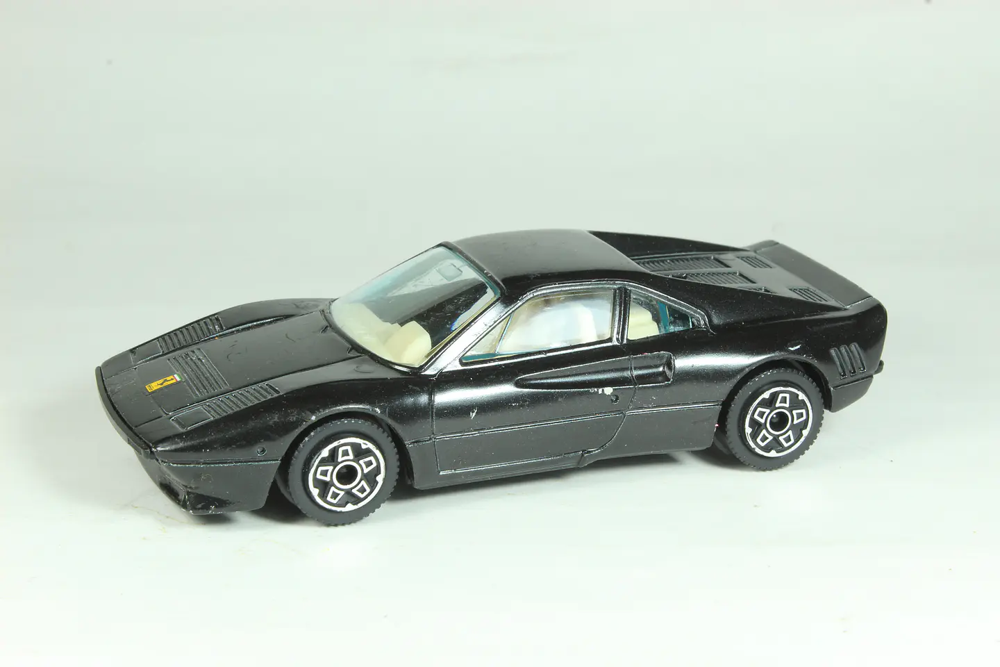 Bburago Ferrari GTO Italy 1