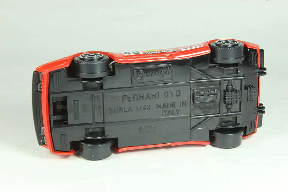 Bburago Ferrari GTO Racing Italy 3