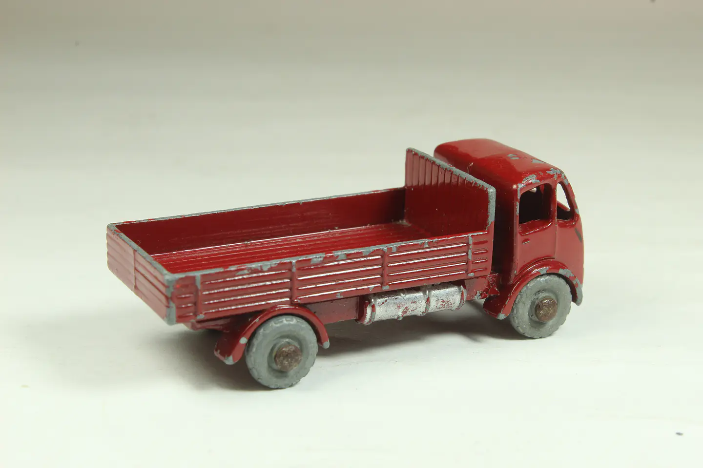 Matchbox Regular Wheels N° 20 ERF Stake Truck 2