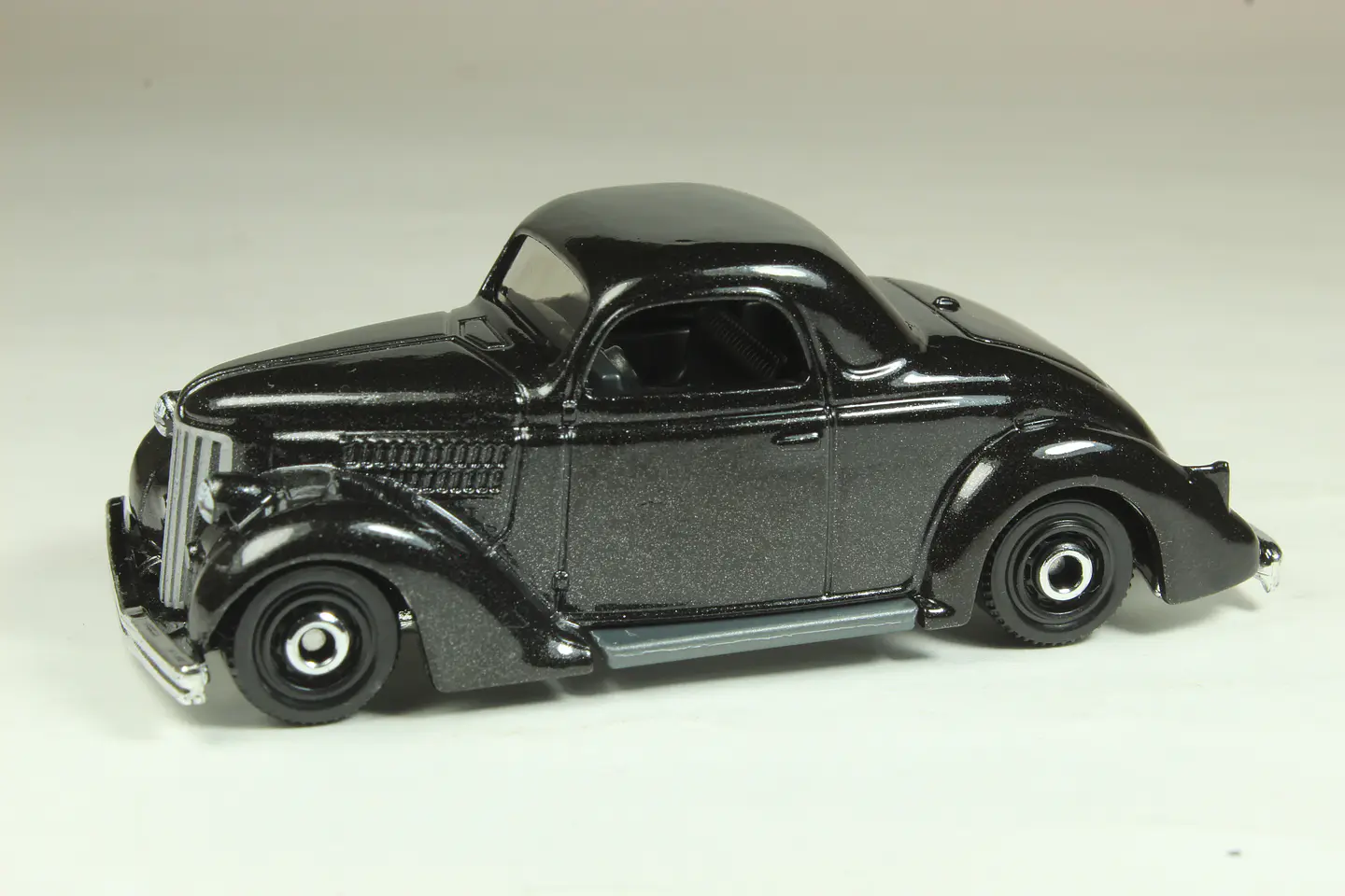 Matchbox 1936 Ford Coupe Thailand 1