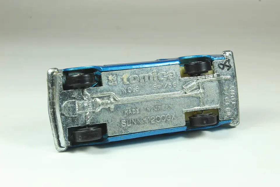 Tomica No. 8 Sunny 1200 Coupe GX Japan 3