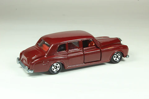 Tomica No. F6 Rolls-Royce Phantom VI Japan (Burdeo)