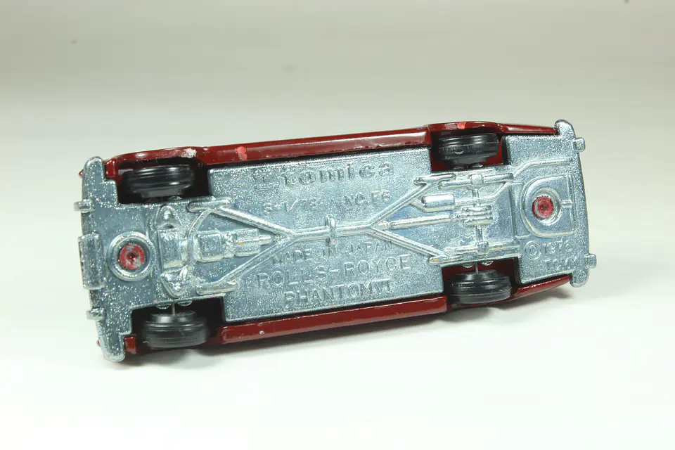 Tomica No. F6 Rolls-Royce Phantom VI Japan 3