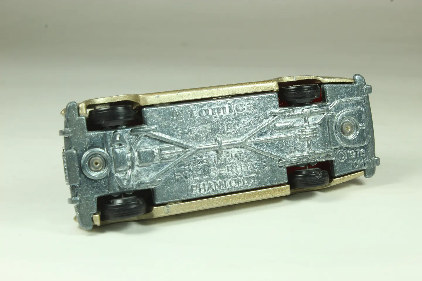 Tomica No. F6 Rolls-Royce Phantom VI Japan 6