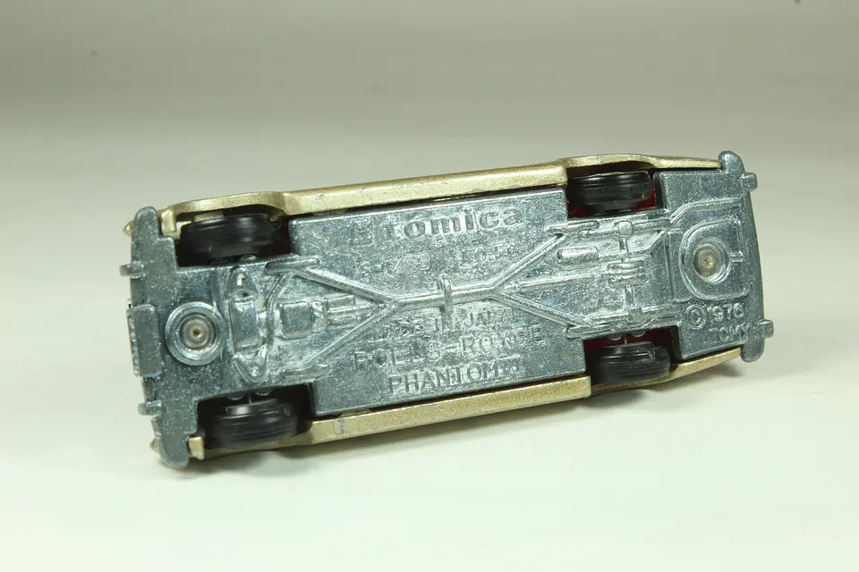 Tomica No. F6 Rolls-Royce Phantom VI Japan 6