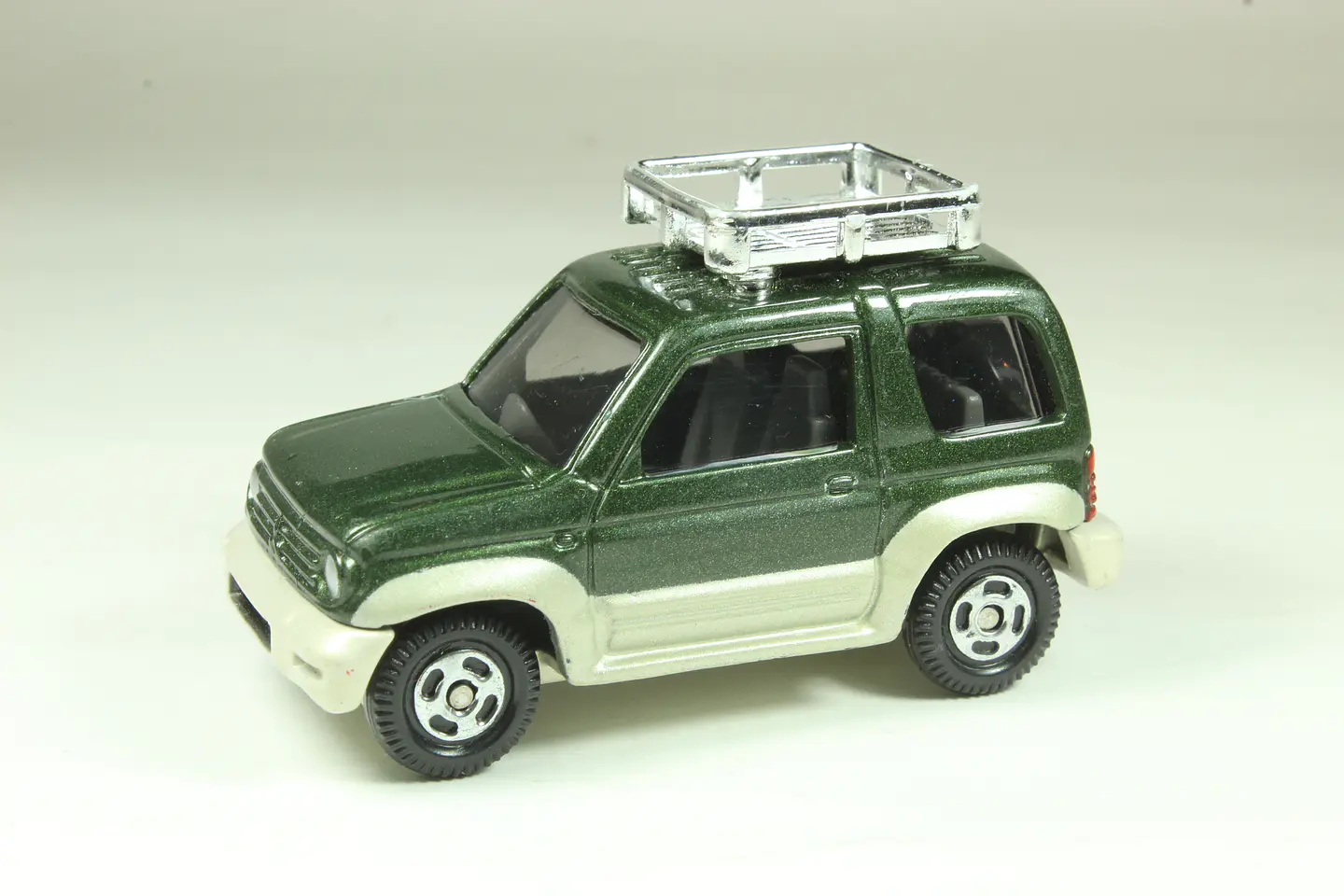Tomica No. 112 Mitsubishi Pajero Jr. China 1