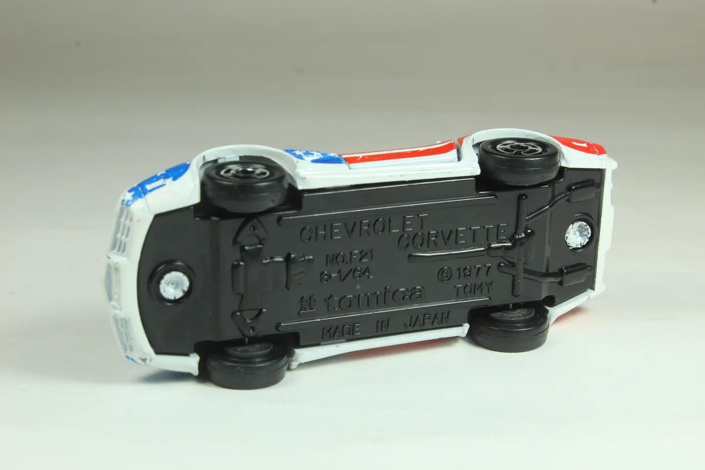 Tomica No. F21 Chevrolet Corvette Stingray Japan 3