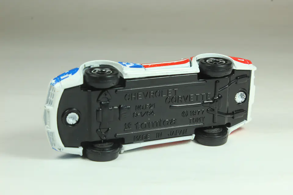 Tomica No. F21 Chevrolet Corvette Stingray Japan 3