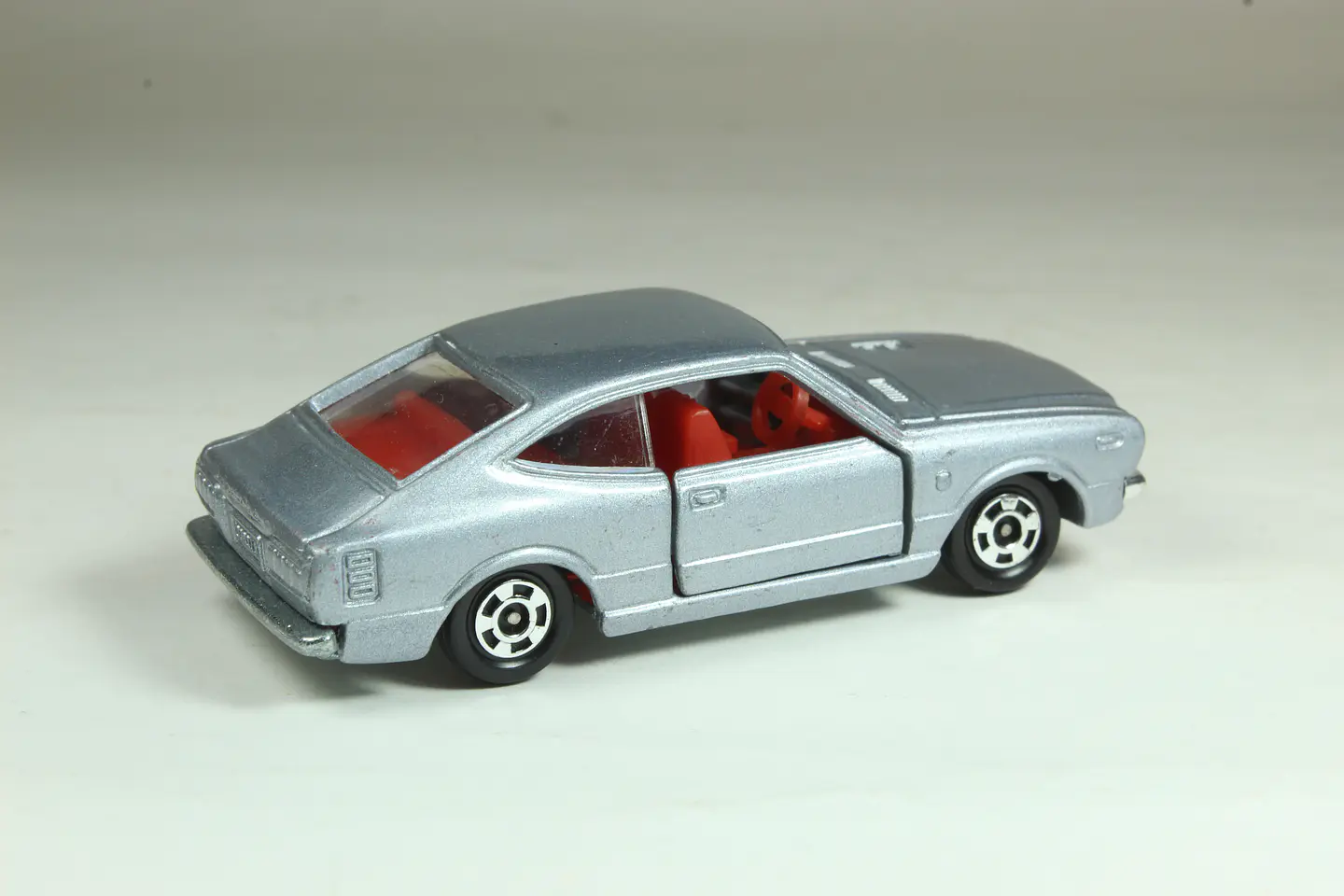 Tomica No. 108 Toyota Corolla 30 Levin Japan 2