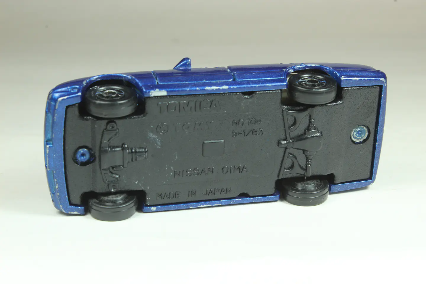 Tomica No. 104 Nissan Cima Japan 3