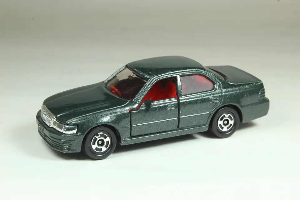 Tomica No. 17 Toyota Celsior (1990) Japan 1