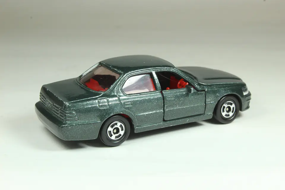 Tomica No. 17 Toyota Celsior (1990) Japan 2