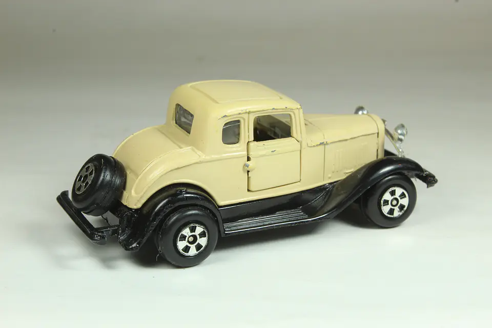ERTL 32 Ford Coupe Hong Kong 2