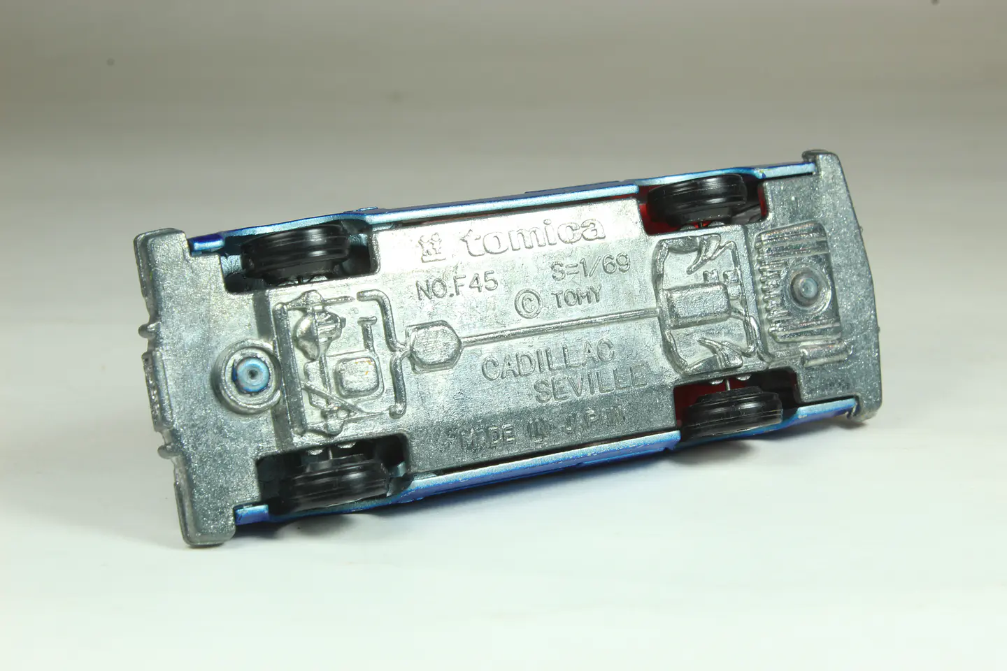 Tomica No. F45 Cadillac Seville Japan 3
