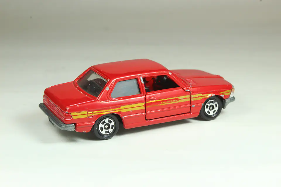 Tomica No. F43 BMW 320i Japan 2
