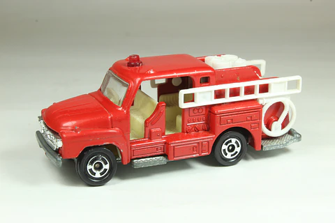 Tomica No. 68 Isuzu Pump Fire Engine Japan