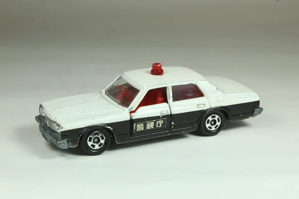 Tomica No. 4 Toyota Crown Patrol Car Japan 1