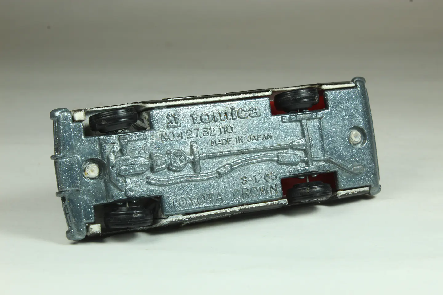 Tomica No. 4 Toyota Crown Patrol Car Japan 3