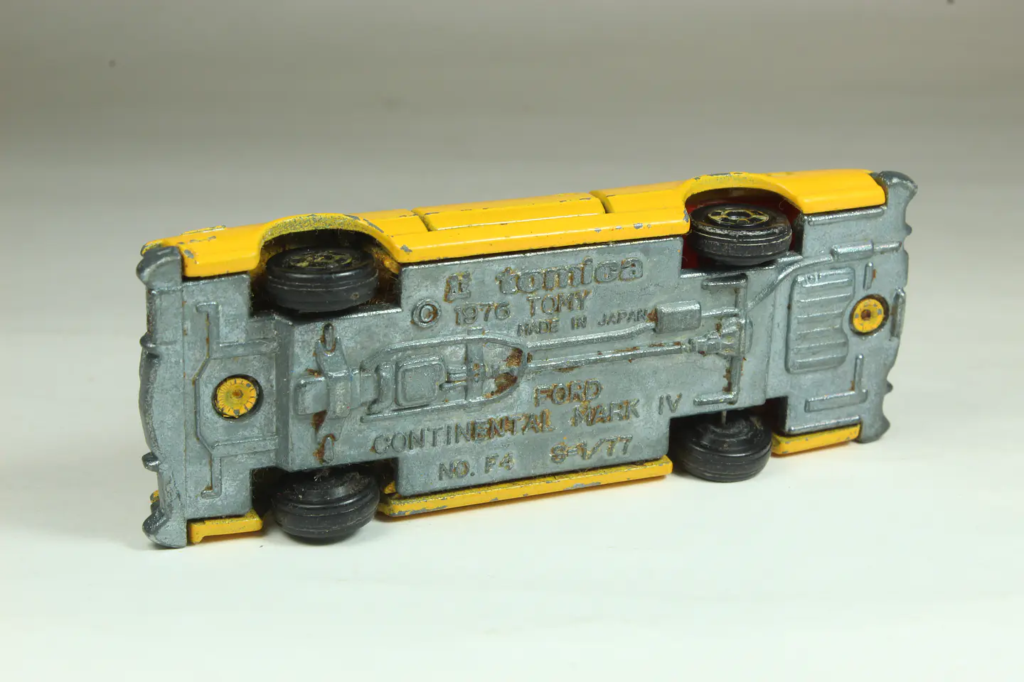 Tomica No. F4 Ford Continental Mk-IV Japan 9