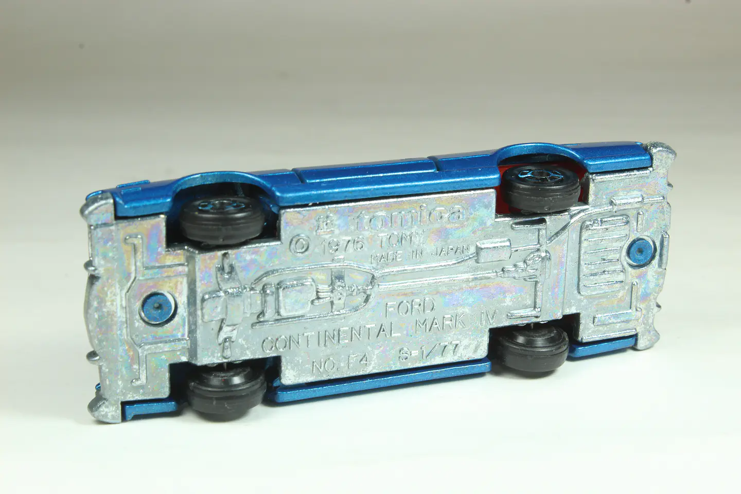 Tomica No. F4 Ford Continental Mk-IV Japan 3