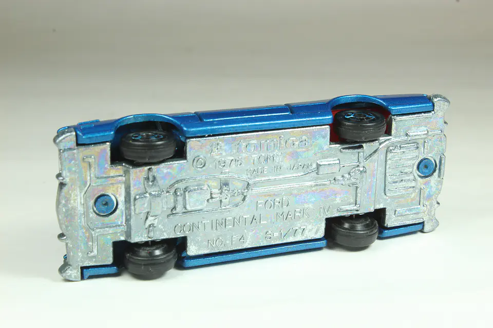 Tomica No. F4 Ford Continental Mk-IV Japan 3