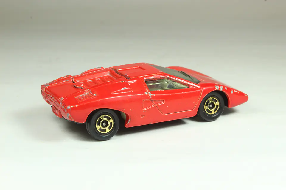 Tomica No. F37 Lamborghini Countach LP400 Japan 2