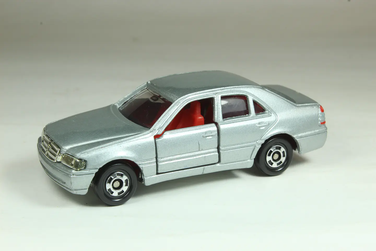 Tomica No. 92 Mercedes-Benz C Class Type China 1