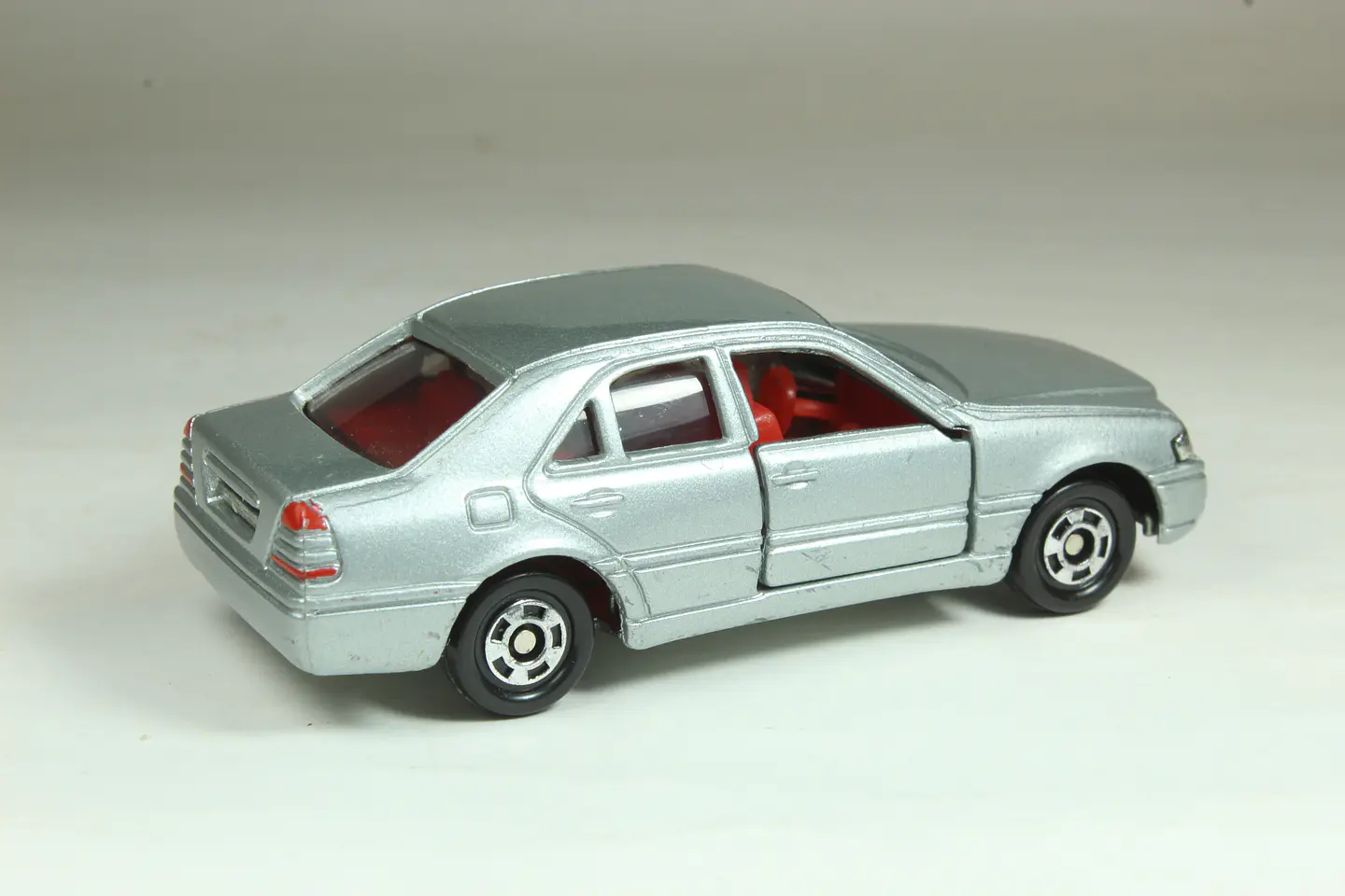 Tomica No. 92 Mercedes-Benz C Class Type China 2