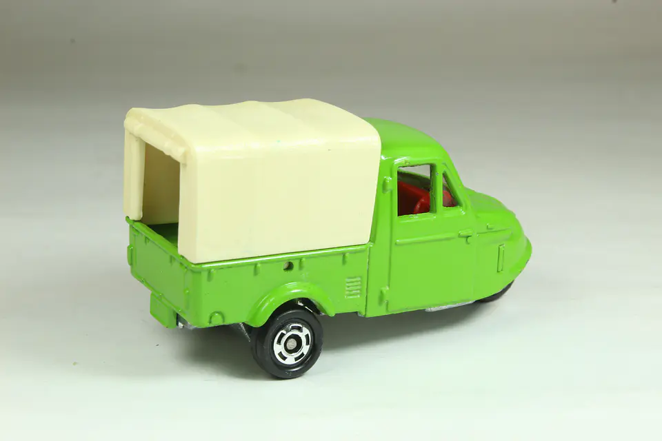 Tomica No. 21 Daihatsu Midget Japan — foto 2 de 3