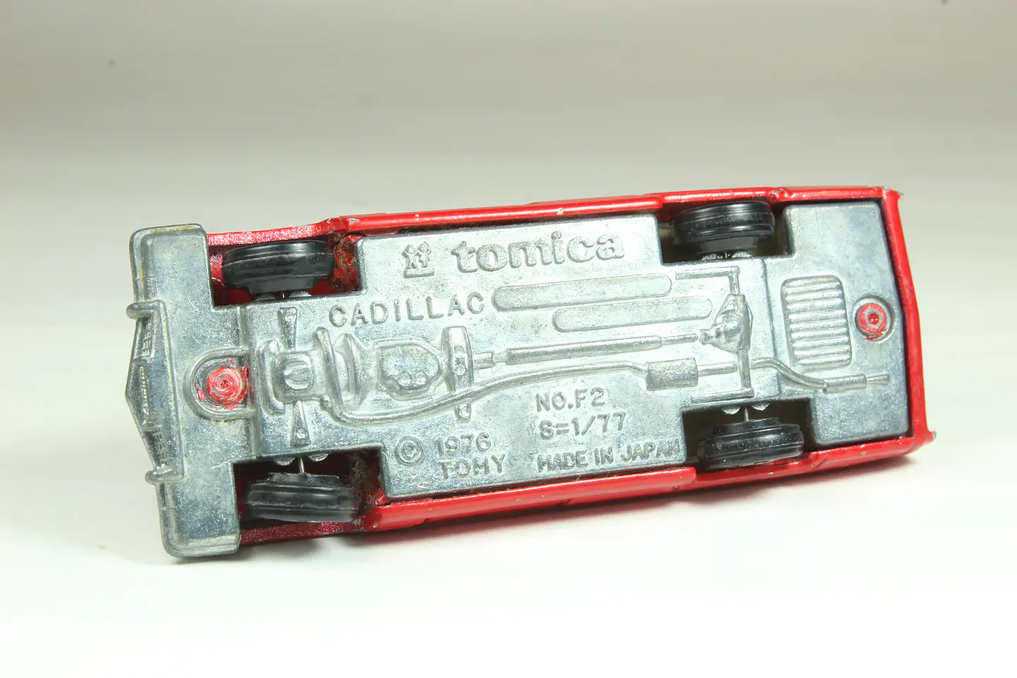 Tomica No. F51 Cadillac Police Car Japan (Rojo) — foto 3 de 3