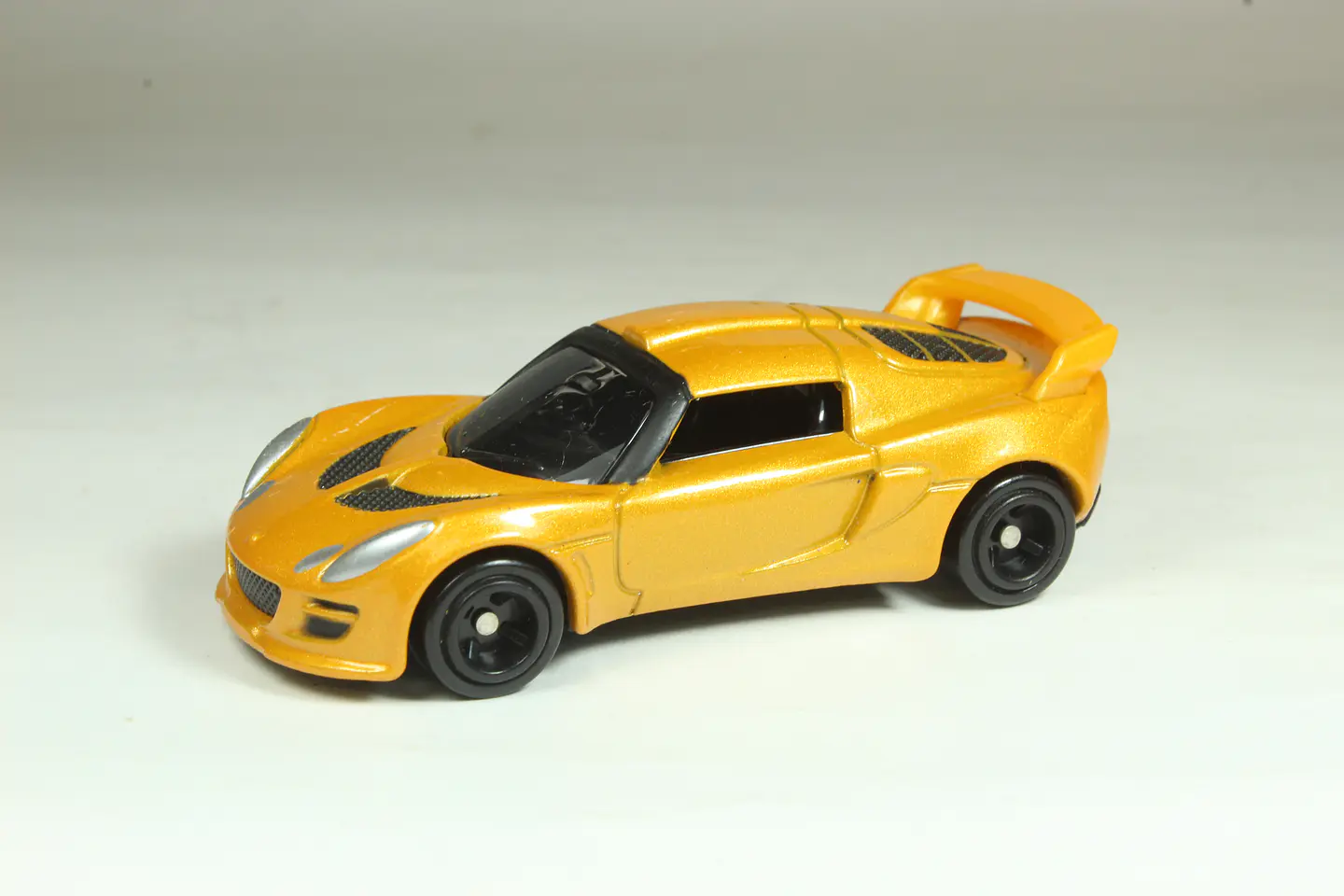 Tomica No. 50 Lotus Exige S Vietnam — foto 1 de 3