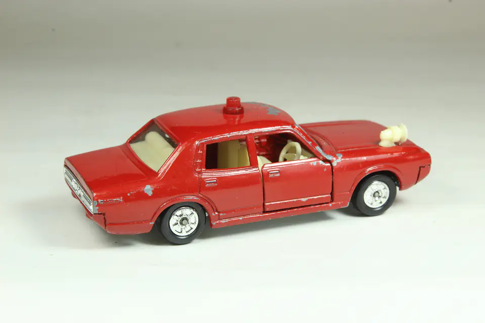 Tomica No. 27 New Crown Fire Chief Car Japan — foto 2 de 3