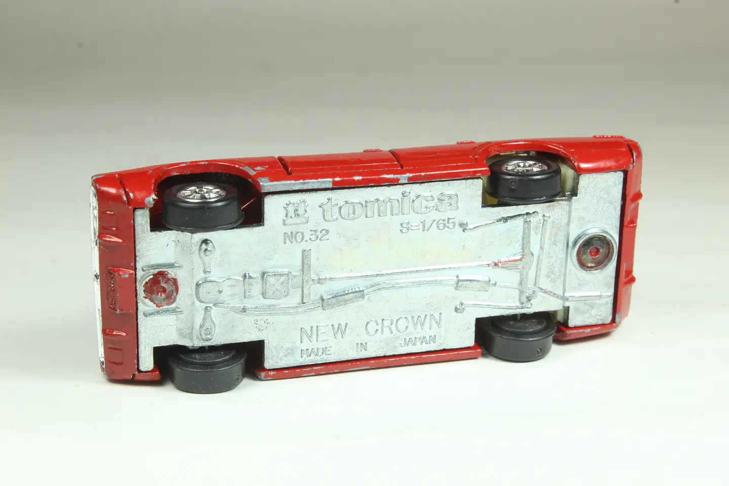 Tomica No. 27 New Crown Fire Chief Car Japan — foto 3 de 3