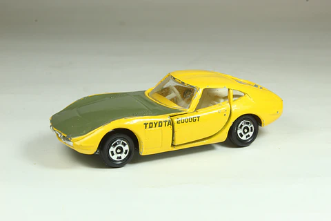 Tomica No. 5 Toyota 2000GT Japan