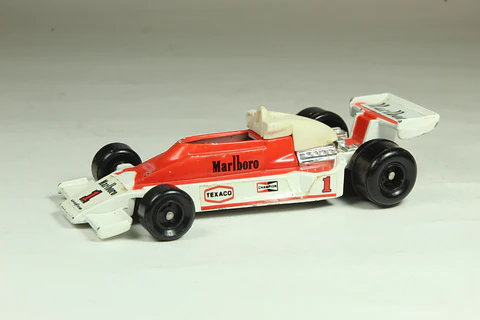 Tomica No. F39 McLaren M26 Ford Japan